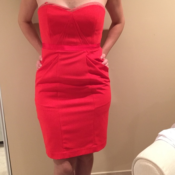Bcbg strapless with removable straps and pockets
