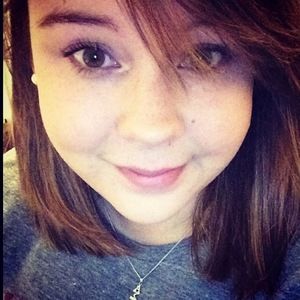 Meet your Posher, Caitlin