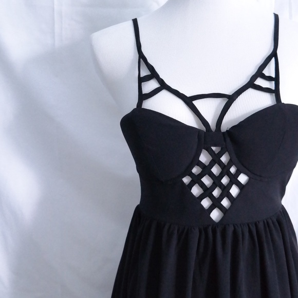 LF Dress - Picture 2 of 4