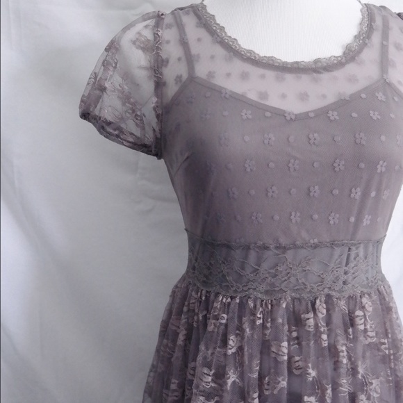 Lace Dress - Picture 2 of 4