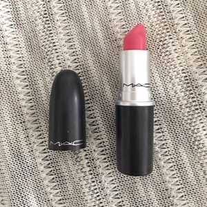 MAC  chatterbox lipstick