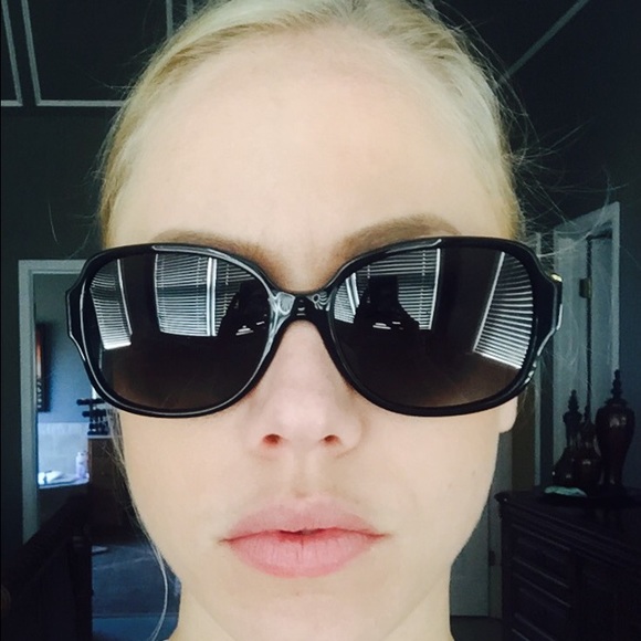 TORY BURCH sunglasses worn once! - Picture 4 of 4