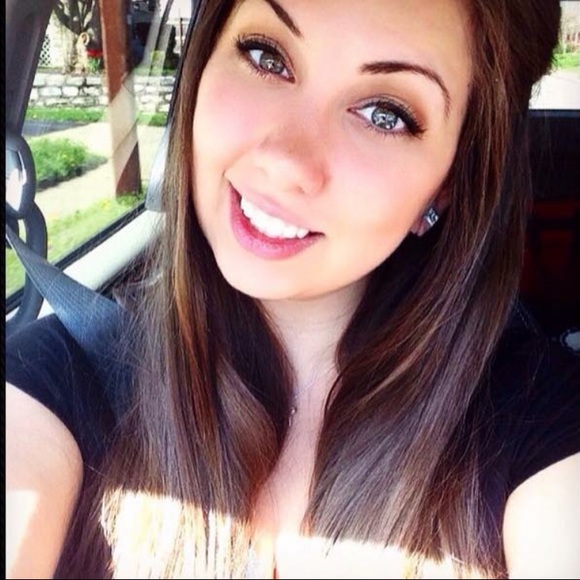 Meet your Posher, Ashley - Picture 1 of 1