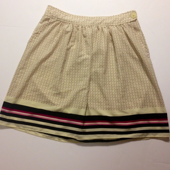Old Navy Dresses & Skirts - Polka dot skirt  💜💚