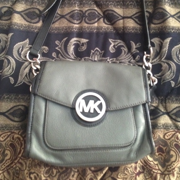 Michael kors black and gray shoulder bag