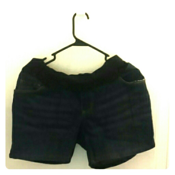 Maternity shorts