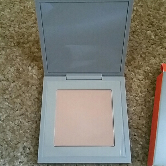 Bronzer - Picture 2 of 3