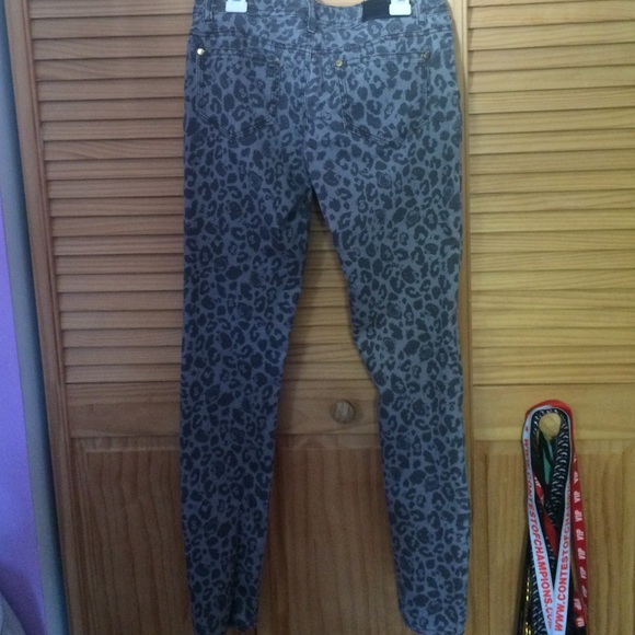 Hello kitty gray cheetah print skinny jeans - Picture 4 of 4