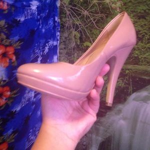 Size 7 Heels- ❤️👠👠