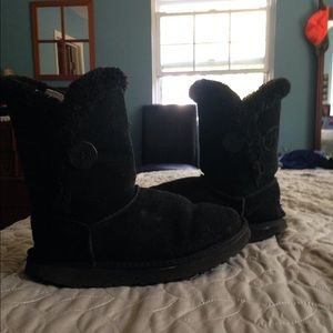 NEED TO SELL!- Bailey Button Uggs