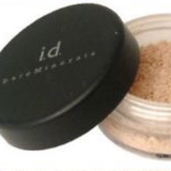 Bare minerals medium