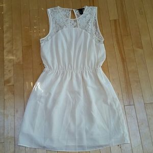 Whit dress with lace top