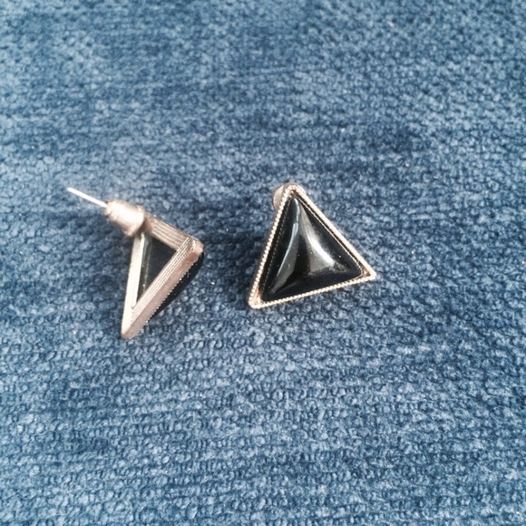 Olivia Welles triangle earrings