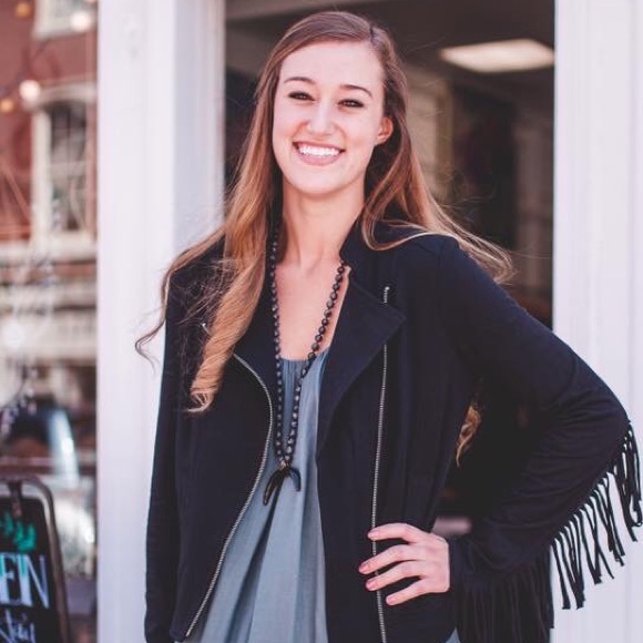 Meet your Posher, Sunny - Picture 2 of 4