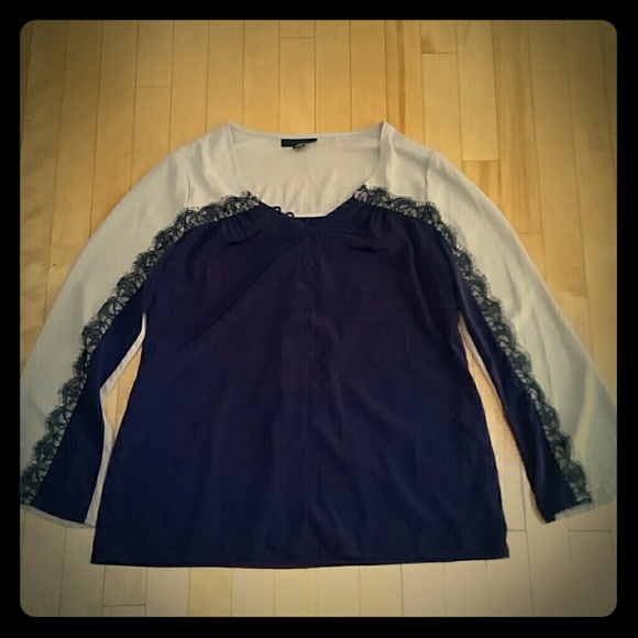 Long sleeve two toned shirt.