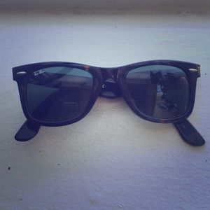 AUTHENTIC Ray-ban wayfarer classic with case