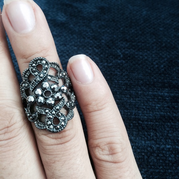 Fashion ring