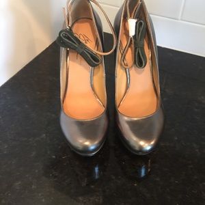 Badgley Mischka silver shoes