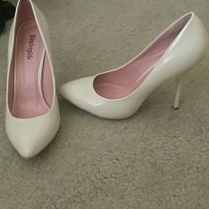 Beige heels