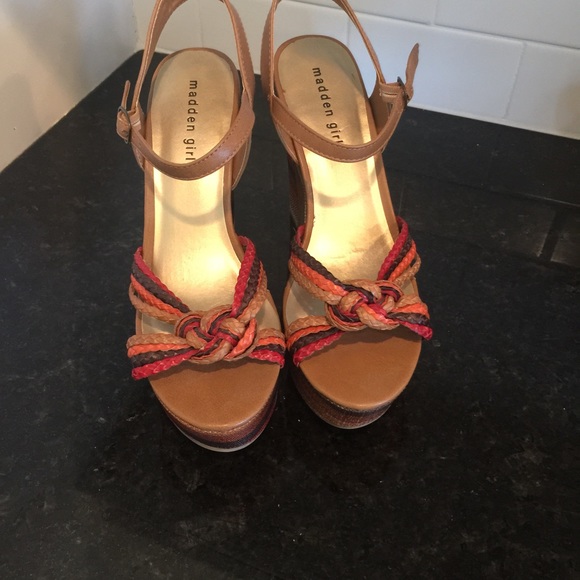 Madden girl platform