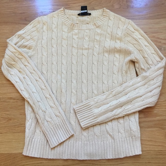 Cashmere!  Lt Yellow cable knit sweater, Sz M