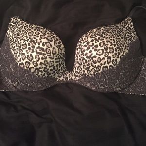 Victoria's Secret bras. 5 bundled.