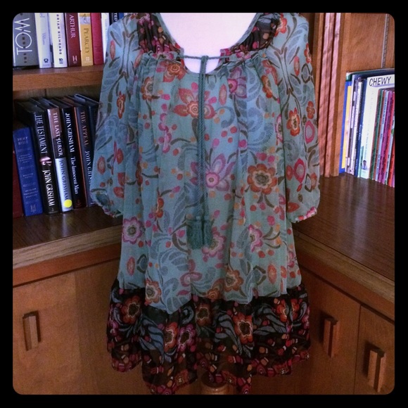 RUFFLED TUNIC FLORALS PATTERN 3/4 SLEEVE