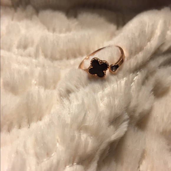 Black, gold & small jewel stud ring