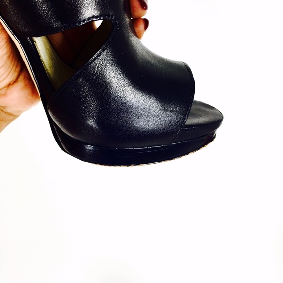 ❌❌SOLD❌❌🎉2x HP MICHAEL KORS leather peep bootie - Picture 2 of 3