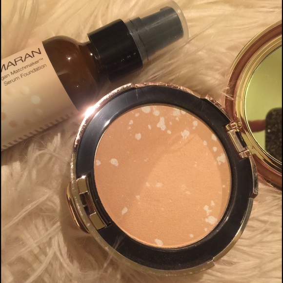 Josie maran Other - Josie Maran powder foundation