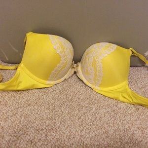 Victoria's Secret bombshell bra