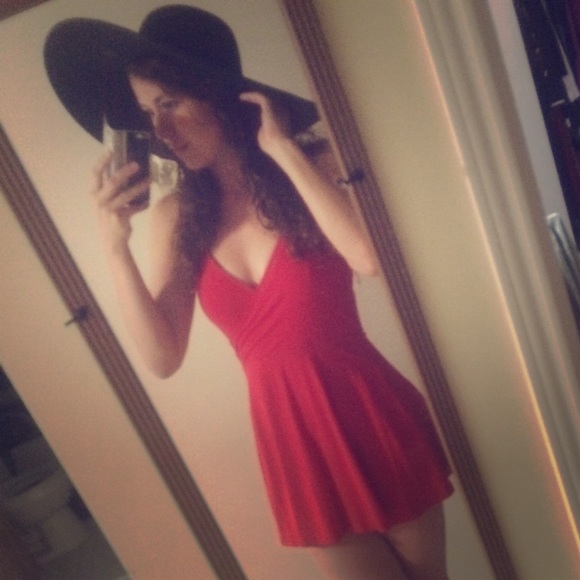 Forever 21 Dresses & Skirts - Red Dress