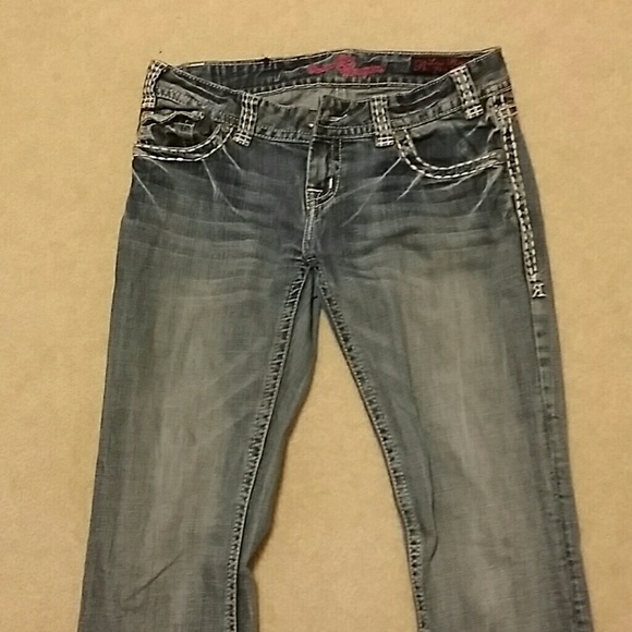 Super cute rock and roll cowgirl jeans.