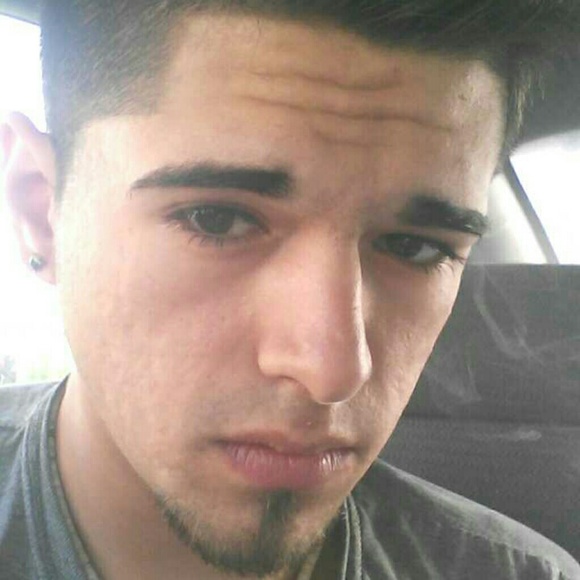 Meet your Posher, Carlos - Picture 1 of 1