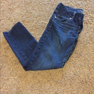 Size 8 AE Capris