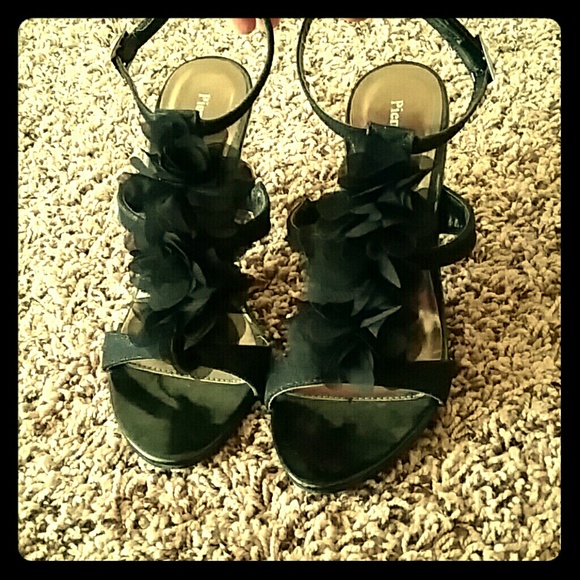 Pierre Dumas Frilly Heels