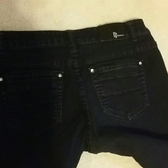 Super cute blinged out skinny jeans - Picture 1 of 3