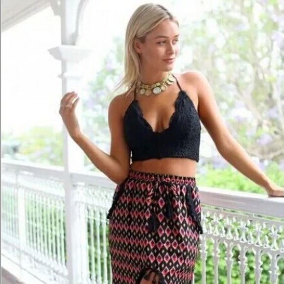 A 5 ๐๐!! Camisole Crop top black S/M/L NEW!!๐ - Picture 2 of 4