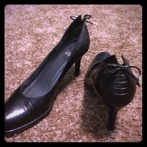 Stuart Weitzman short heel.