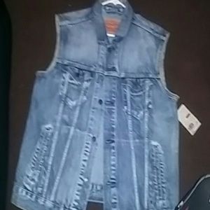 Levi Vest