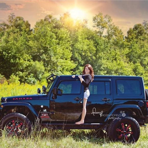 Meet your Posher, Katelyn - Picture 1 of 3