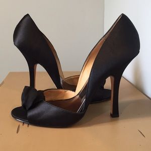 Badgley Mischka black satin peep toe heels