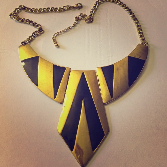 Victoria statement necklace