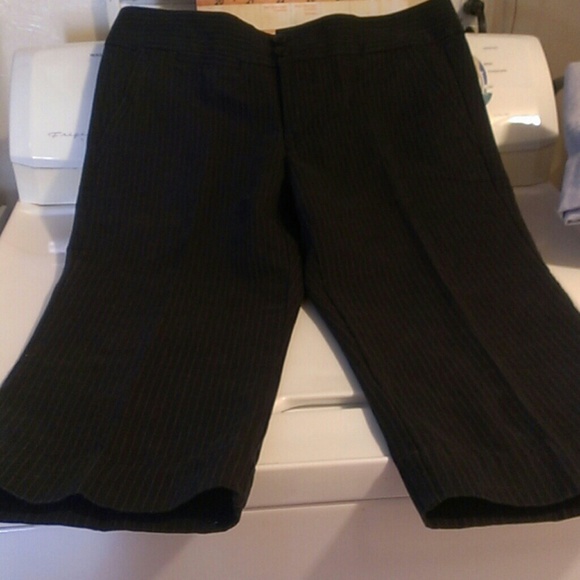 Ladies pin stripe capris