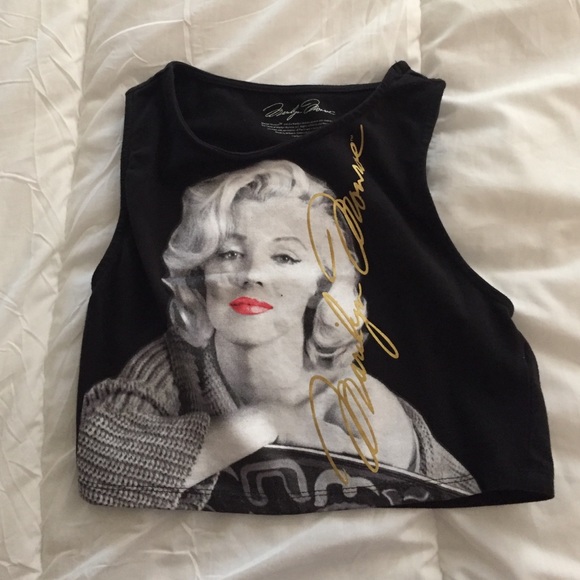 Marylin Monroe Black Half Shirt
