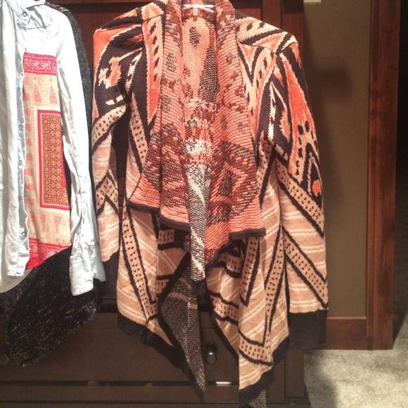 Comfy, light weight sweater!  Blu Pepper - Picture 1 of 2