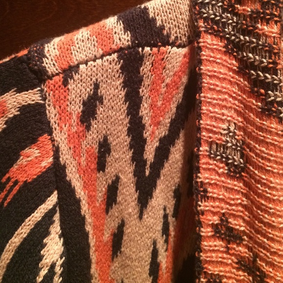 Comfy, light weight sweater!  Blu Pepper - Picture 2 of 2