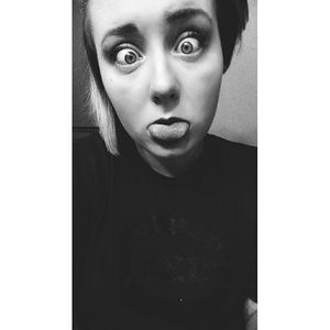 Meet your Posher, Kayla