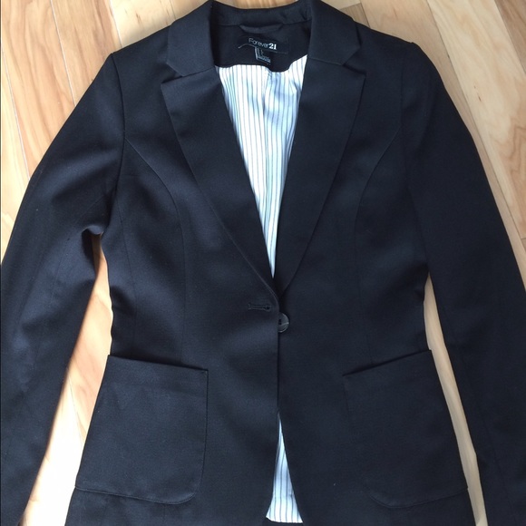 Great condition Forever 21 black blazer.