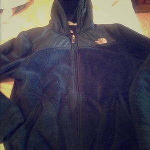 Pretty worn North face- as is reserved